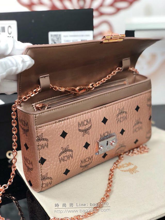 MCM女包 原單 6226中號 2018新品 Patricia鏈條包 復古印花 信封式手拿包 MCM女單肩斜挎包  mdmc1178